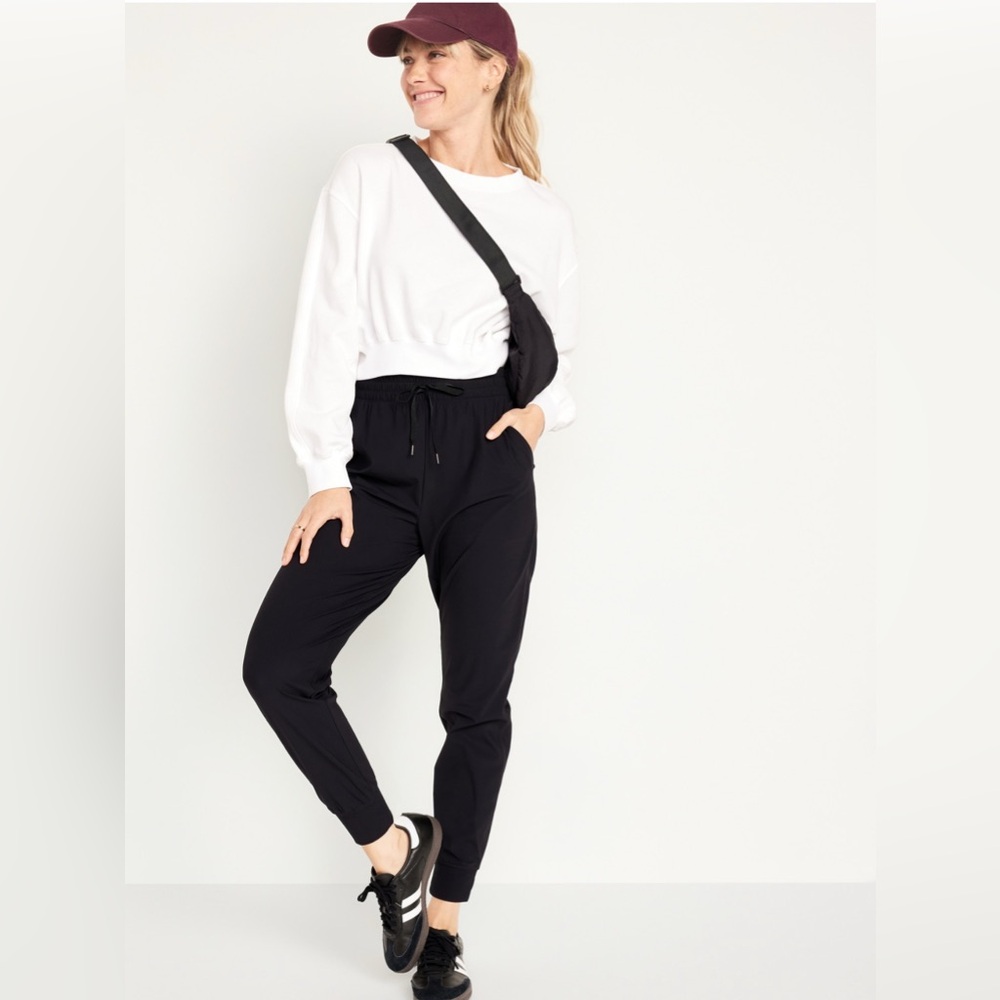 Old Navy Black High-Waisted SleekTech Joggers Women’s Size Large